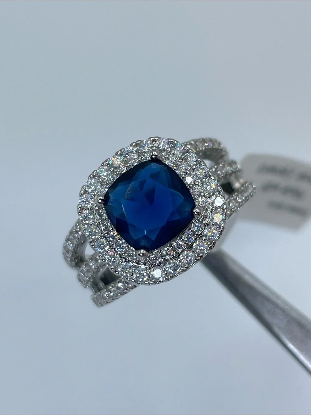 Swarovski Crystal Elements Sapphire Blue Halo Statement Ring Size 8